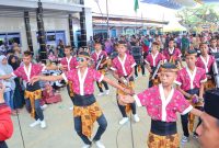 Group Musik Tong Tong Mahkota SJ Saat Tampil di Sebuah Acara